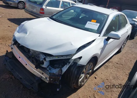 2019 Toyota Camry Le z USA, uszkodzony, nr VIN 4T1B11HK6KU706544